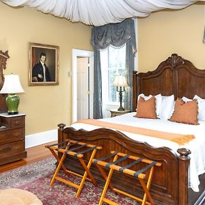 R Bruce Room Luxury Main House King